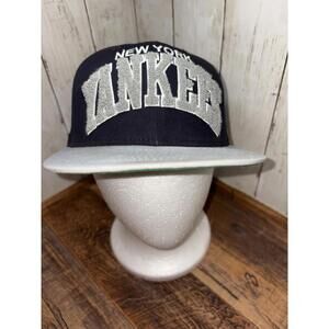 New York Yankees New Era 9Fifty Adjustable Snap Back MLB Chenille Spellout Arch